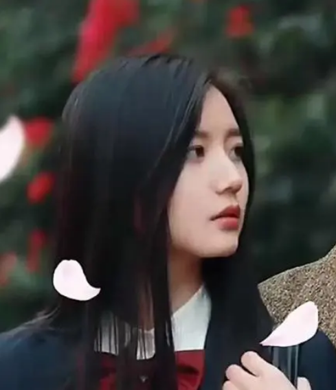 离婚后在前夫的怀里撒个娇第01集