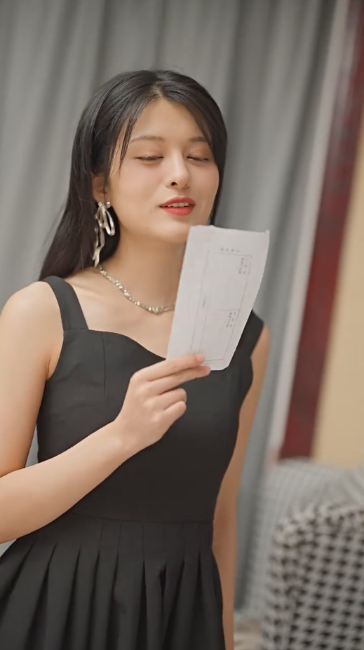 新：离婚后，我被前夫舅舅宠坏了第01集