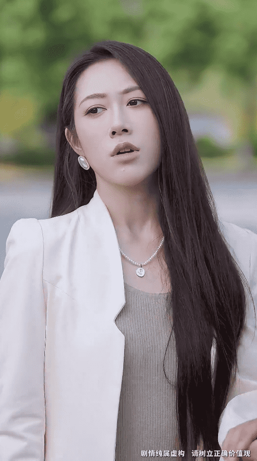 军训求雨我玄学大佬的身份瞒不住了第03集